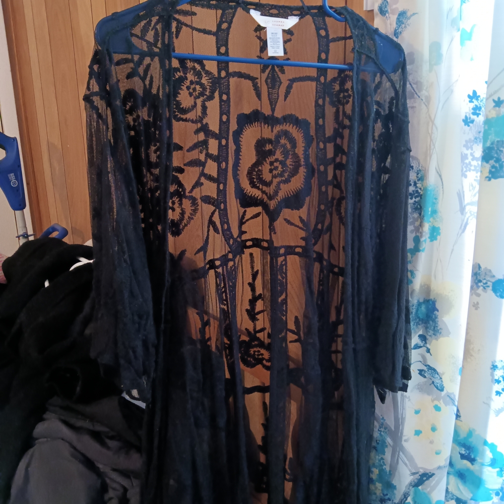 LC Lauren Conrad Black Lace Kimono
